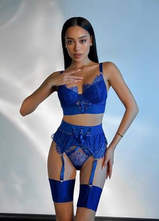 Комплект бюстгальтер+трусики+пояс+гартери