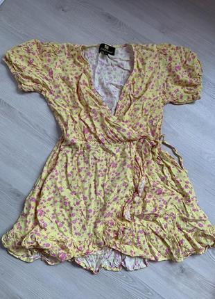 Модное стильное легкое летнее платье с имитацией запаха