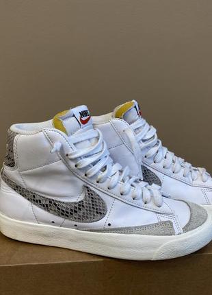 Кроссовки nike blazer mid 77 vintage reptile snakeskin swoosh размер 38/24 см