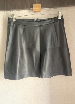 Кожаная мини юбка