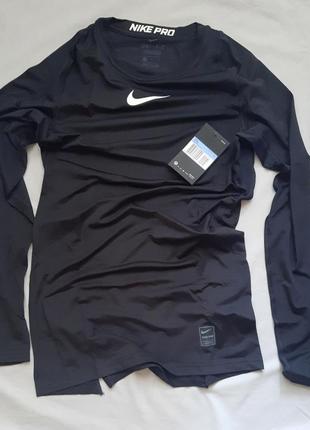 Спортивная одежда фирмы nike