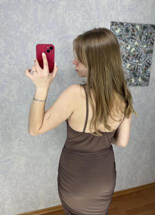 Сексуальное платье миди с драпировкой5 фото