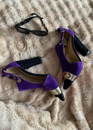 Жіночі туфлі на каблуках