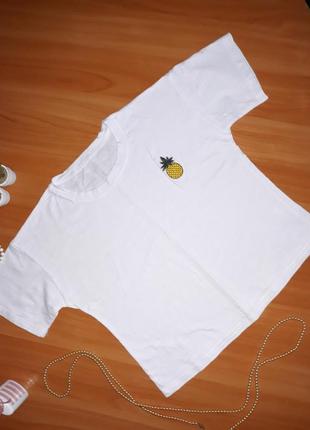 Базова біла жіноча укорочена оверсайз футболка