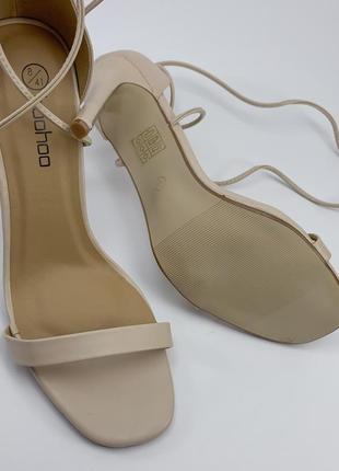 Босоножки женские