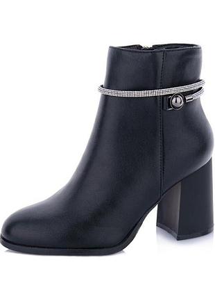 Ботильоны классические на каблуках, черные.