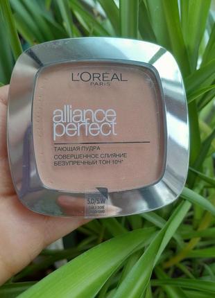 Компактна пудра для обличчя l'oreal