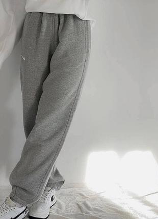 Базові спортивные джинси штани трикотажні з лого. спортивные штаны джоггеры3 фото