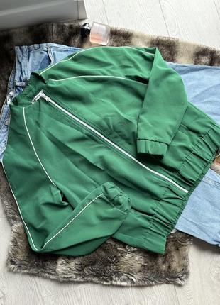 Бомбер зеленый stradivarius