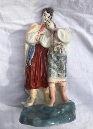 Статуэтка, фигура фарфор полонное зхк майская ночь влюбленная пара козак в папахе с девушкой 27,5 см5 фото