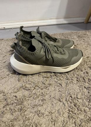 Кросівки oysho для бігу зелені, розмір 37