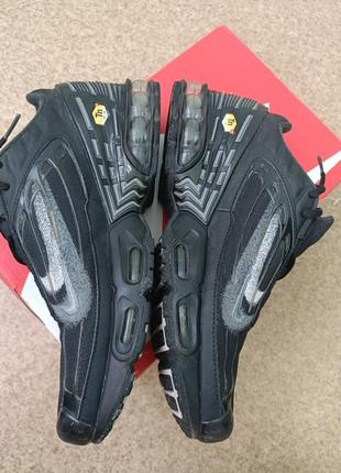 Кроссовки оригинальные стильные nike tn air max plus iii черные fd0659-001на баллонах в родной коробке, модель унисекс 40, стелька 25'57 фото