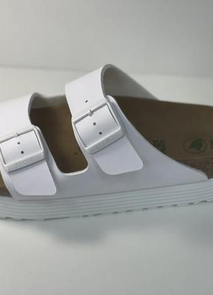 Женские летние ортопедические тапки birkenstock papillio arizona grooved vegan 39 размер белый3 фото