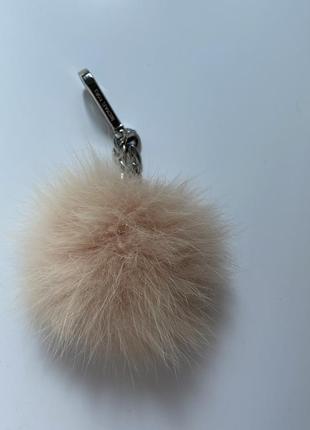 Брелок пушистый michael kors fur pom keychain оригинал