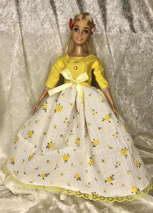 Одяг для ляльки барбі, жовта сукня з трояндами. пишне плаття для барбі