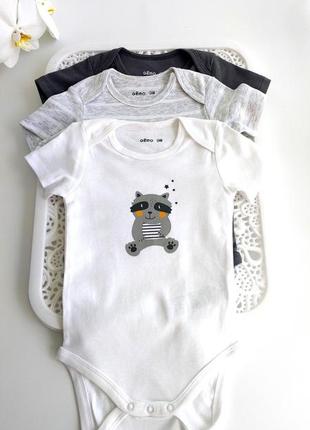 Бодики с коротким рукавчиком 
бренд: gemo 
✅️ рост- 86 см
возраст- 24 мес
✅️ рост 92 см