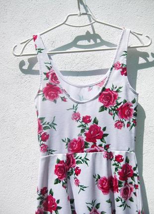 Красивое летнее белое платье с розами h&m4 фото