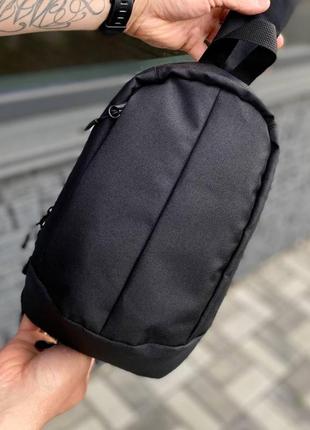 Мужская вместительная нагрудная сумка слинг черная панцирь5 фото