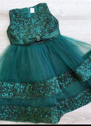 Невероятное платье зуммрудного цвета2 фото