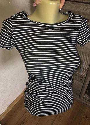 Оригинальная футболка в полоску фирменная