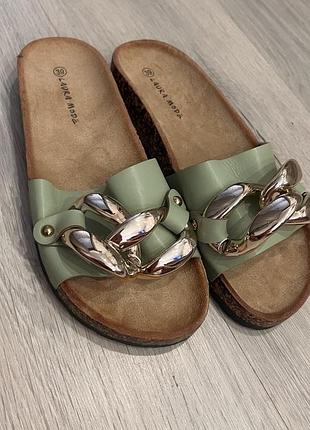 Новые женские шлепанцы