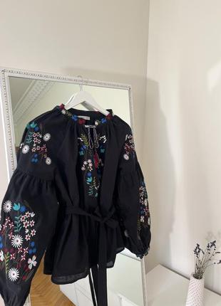 Черная вышиванка, вышитая рубашка, блузка, блуза, с вышивкой, с цветами, пышный рукав3 фото