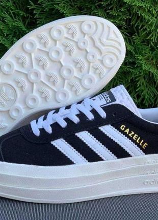 Жіночі кросівки на товстій підошві adidas gazzelle замшеві чорні з білим р 37-40