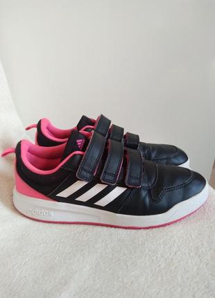 Шкіряні кросівки adidas 38p.