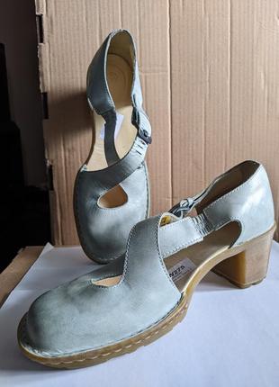 Dr martens charla 39 hotsell