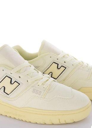 Женские подростковые кроссовки стильные new balance 550 текстиль/замша молочные р 36-41