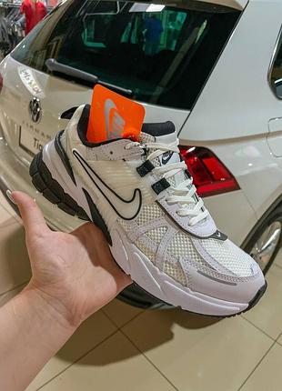 Мужские кроссовки белого цвета весна-лето 41-46г.