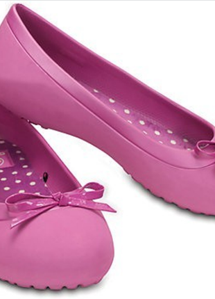 Crocs крокс балетки лоферы mammoth bow flat wild orchid