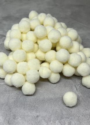 Помпоны фетровые 1,5 см, цвет-молочный, упаковка 30 шт., молочный