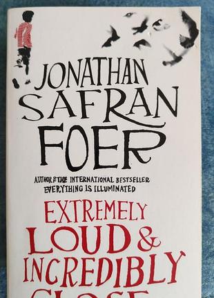 Джонатан сафран фоєр страшенно голосно і неймовірно близько англійською