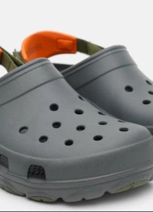 Кроксы crocs new серые оригинальные новые мужские пляжные шлепанцы military
