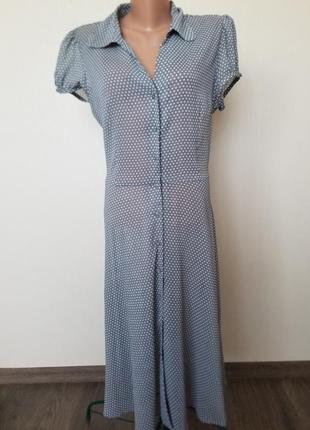 Сіра сукня міді в горошок