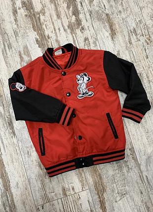 Бомбер куртка