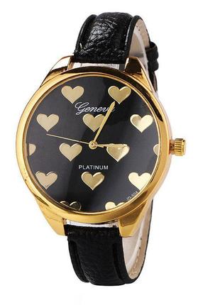 Наручные кварцевые часы с принтом из золотых сердец