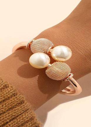 Золотистий креативний браслет