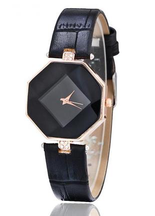 Наручний кварцовий оригінальний годинник без батарейи