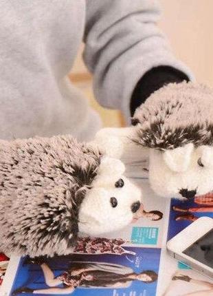 Теплі в'язані рукавиці у вигляді їжачків