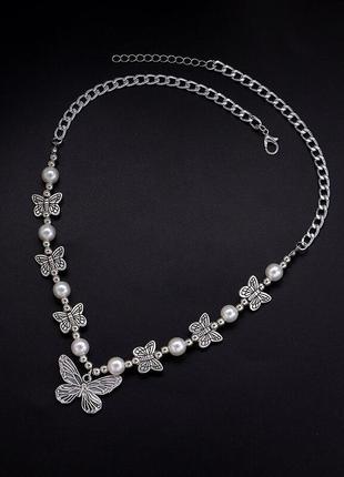 Сріблястий ланцюжок з метеликами та штучними перлинками