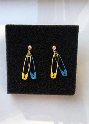 Креативні модні сережки-шпильки жовто блакитних кольорів
