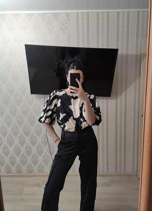 Эффектная блузка а animal принт 💯% коттон, рукава буфы, нарядная, стильная, броская.