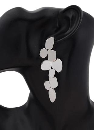 Оригінальні сережки цвяшки