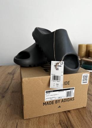 Yeezy slide onyx