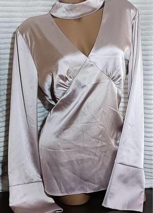 Сатиновая блуза с чокером беж river island