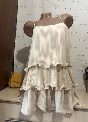 Милое платье на бретелях