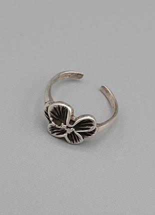Серебряная красивая небольшая кольца 925
