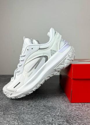 Мужские кроссовки nike acg white